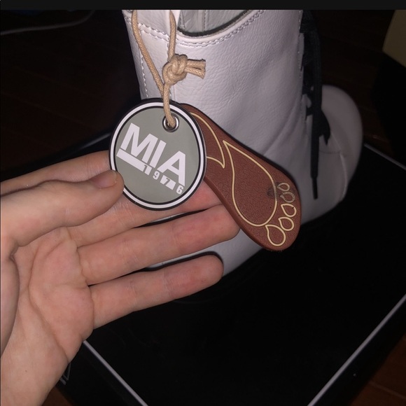 MARLEE WHITE BOOTS (doc look alikes) - Picture 8 of 8